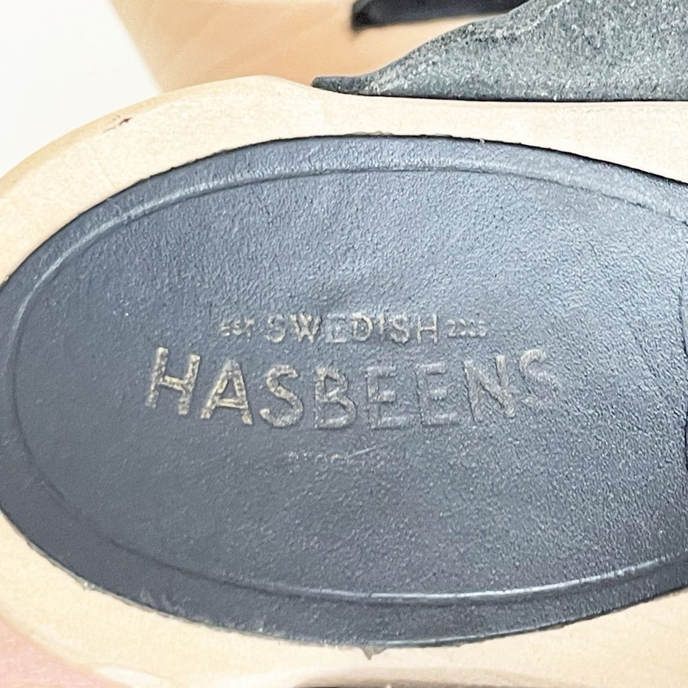 Swedish Hasbeens Black and Tan Mules with Wooden Platform. 9/40 - Picture 8 of 15